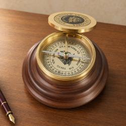 Compass Queen Victoria
