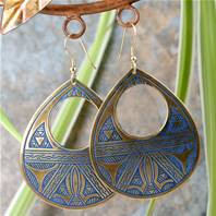 Earrings cutout teardrop gold and blue