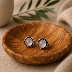 Ear studs with rose quartz, pink