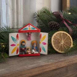 Mini Traditional Ceramic Nativity Scene 4.4 × 1.6 × 6.6 cm