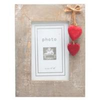 Frame wood hanging red hearts