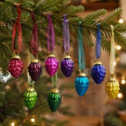 Box of 9 Glass Tree Decorations Strawberry - Assorted Colours