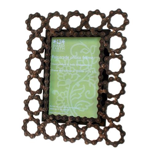 Photo frame, recycled bike chain, 4x6” photo