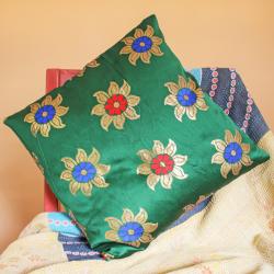 Green cushion cover with recycled brocade fabric 40 x 40 cm  