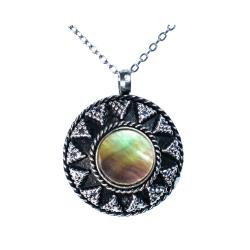 Necklace mother of pearl, one stone