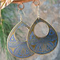 Earrings cutout teardrop gold and blue