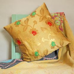 Cream cushion cover with recycled brocade fabric 40 x 40 cm  