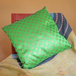 Green cushion cover with recycled brocade fabric 40 x 40 cm  