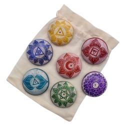 7 soapstone incense holders / pebbles chakra symbols in cotton pouch, 3.5cm